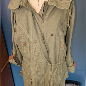 Willow and Clay Cotton Jacket Size Medium Army Green